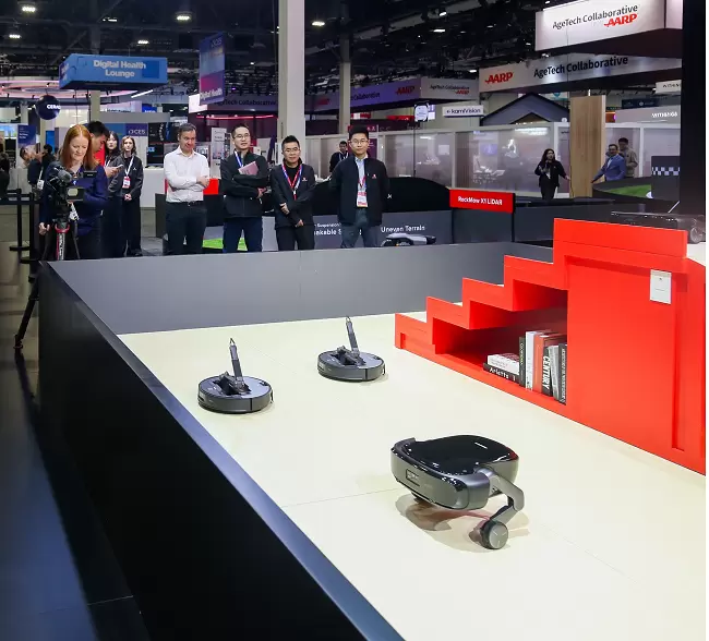 全球首款轮足扫地机器人革新清洁体验-智云网(图3)