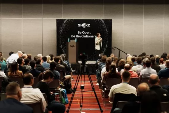 开放式滤噪耳机革新体验，沉浸音效再升级(图1)