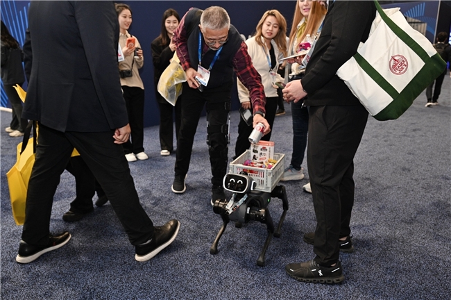 消费级具身智能走进家庭:Vbot引领机器人新趋势(图4) 消费级具身智能走进家庭:Vbot引领机器人新趋势(图4)