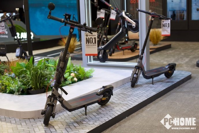 九号亮相CES2026 创新交通与机器人新品发布(图4) 九号亮相CES2026 创新交通与机器人新品发布(图4)