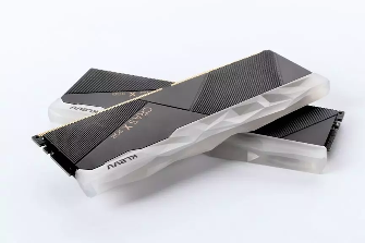 高性能RGB内存支持多平台兼容与超频(图8) 高性能RGB内存支持多平台兼容与超频(图8)