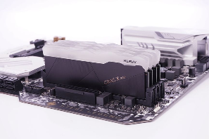 高性能RGB内存支持多平台兼容与超频(图25) 高性能RGB内存支持多平台兼容与超频(图25)