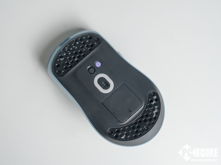 雷柏VT0系列无线电竞鼠标深度评测,中小手玩家的理想选择(图7) 雷柏VT0系列无线电竞鼠标深度评测,中小手玩家的理想选择(图7)