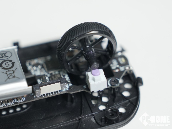 雷柏VT0系列无线电竞鼠标深度评测,中小手玩家的理想选择(图12) 雷柏VT0系列无线电竞鼠标深度评测,中小手玩家的理想选择(图12)