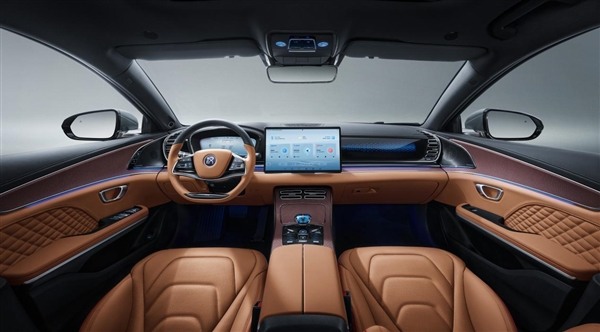 比亚迪汉家族全面进阶,四款车型21.58万起售(图8) 续航1300km 加速最快3.7秒!比亚迪汉DM-i/P正式上市:21.58万起