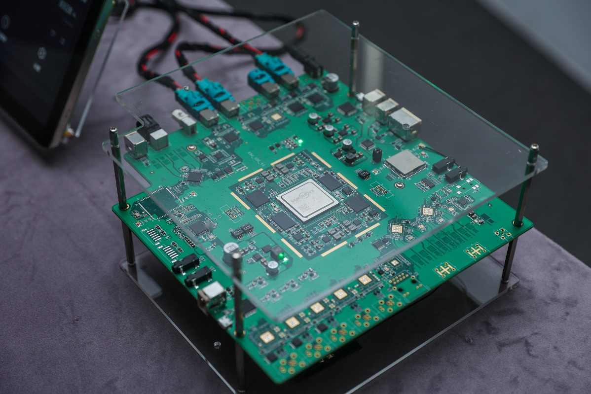 芯驰科技携手电装光庭发布X9U座舱平台，助力智能汽车域控制器研发(图3)