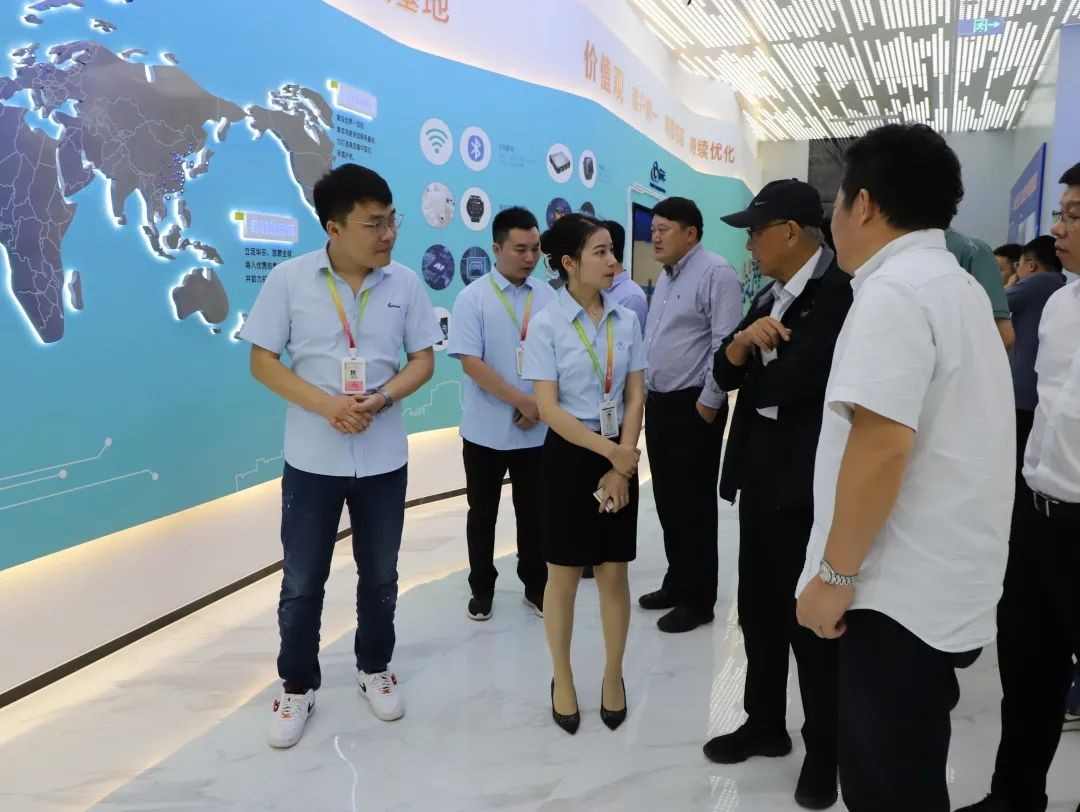 绍兴市科技局领导与南京大学院士调研芯云半导体推进产学研合作