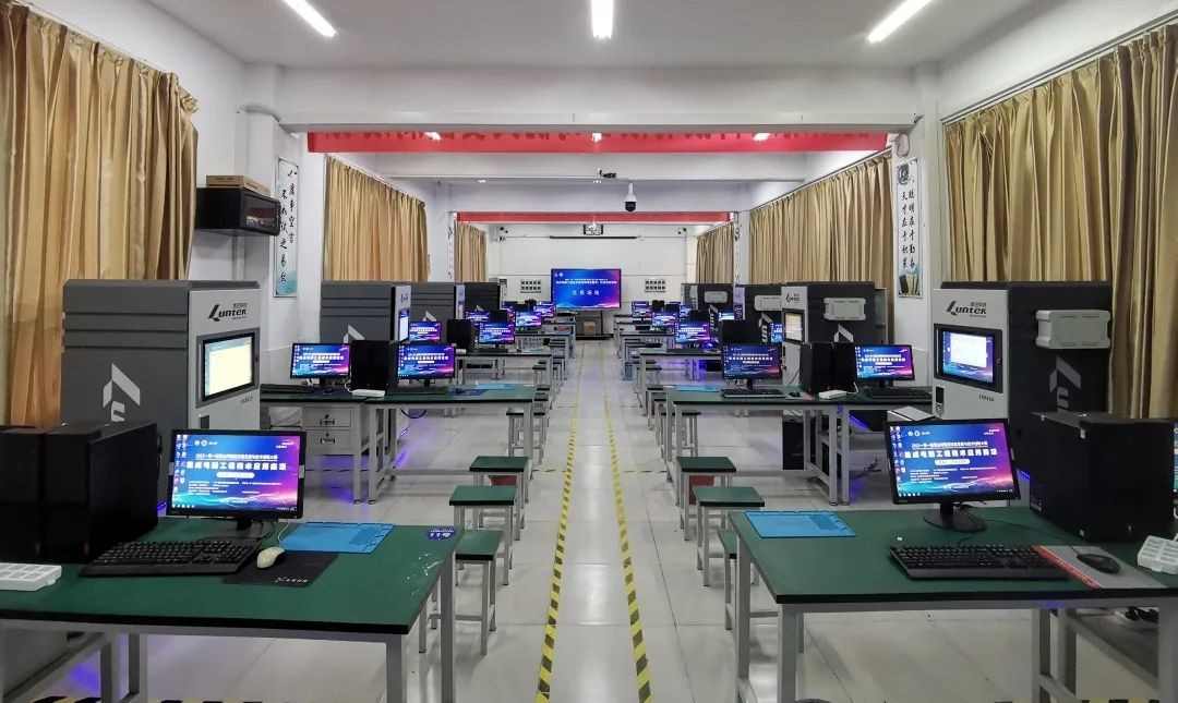 金砖大赛集成电路工程技术应用赛项多区域开赛在即(图3)