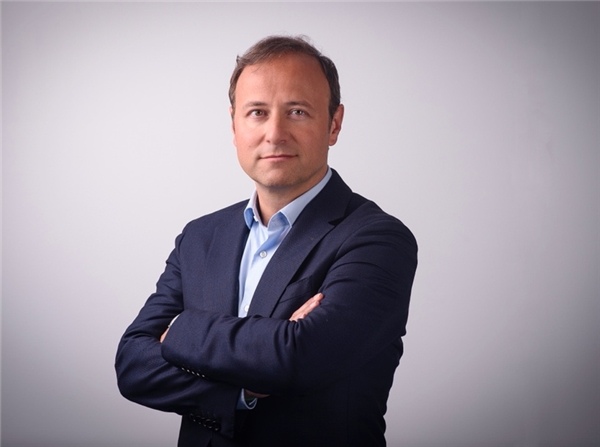 Soitec半导体公司完成CEO交接 新任总裁启动战略转型