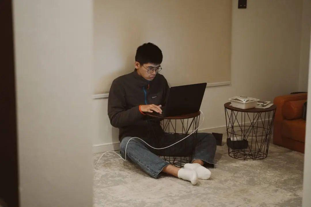 前月之暗面海外产品创始人：做 AI 代码社区是为了激发用户创作欲