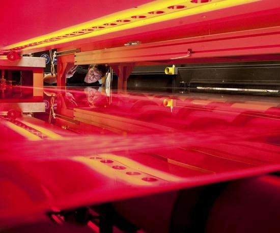 肖特浮法工艺30年创新路：从硼硅玻璃到智能设备应用(图5)