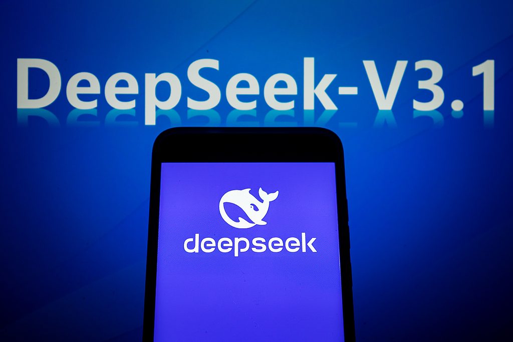 DeepSeek-V3.1 正式发布，官方详解迈向 AI A