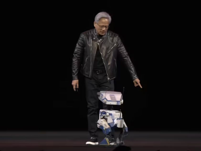 英伟达、富士康合作打造的人形机器人预计 11 月首秀，将成“