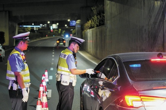 全球酒精检测仪市场规模持续扩张，政策驱动技术革新