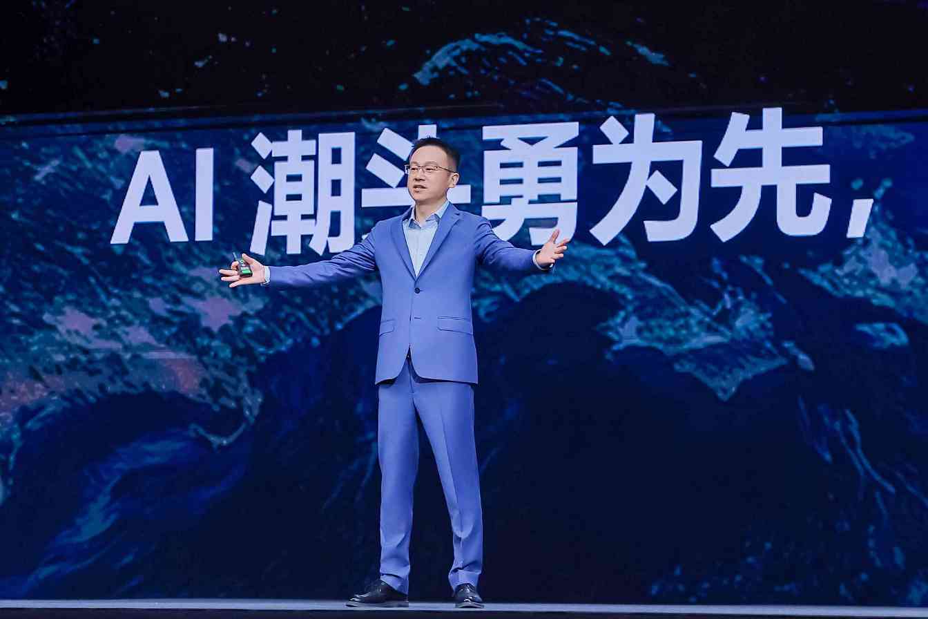 华为携手伙伴共筑智能化未来,聚焦生态共赢(图4) 华为中国政企业务副总裁 许超