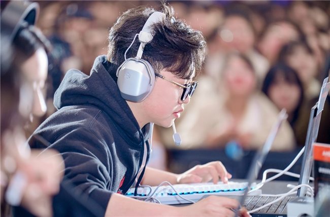 AMD锐龙9000HX电竞体验：帧率升级，性能制霸(图7)