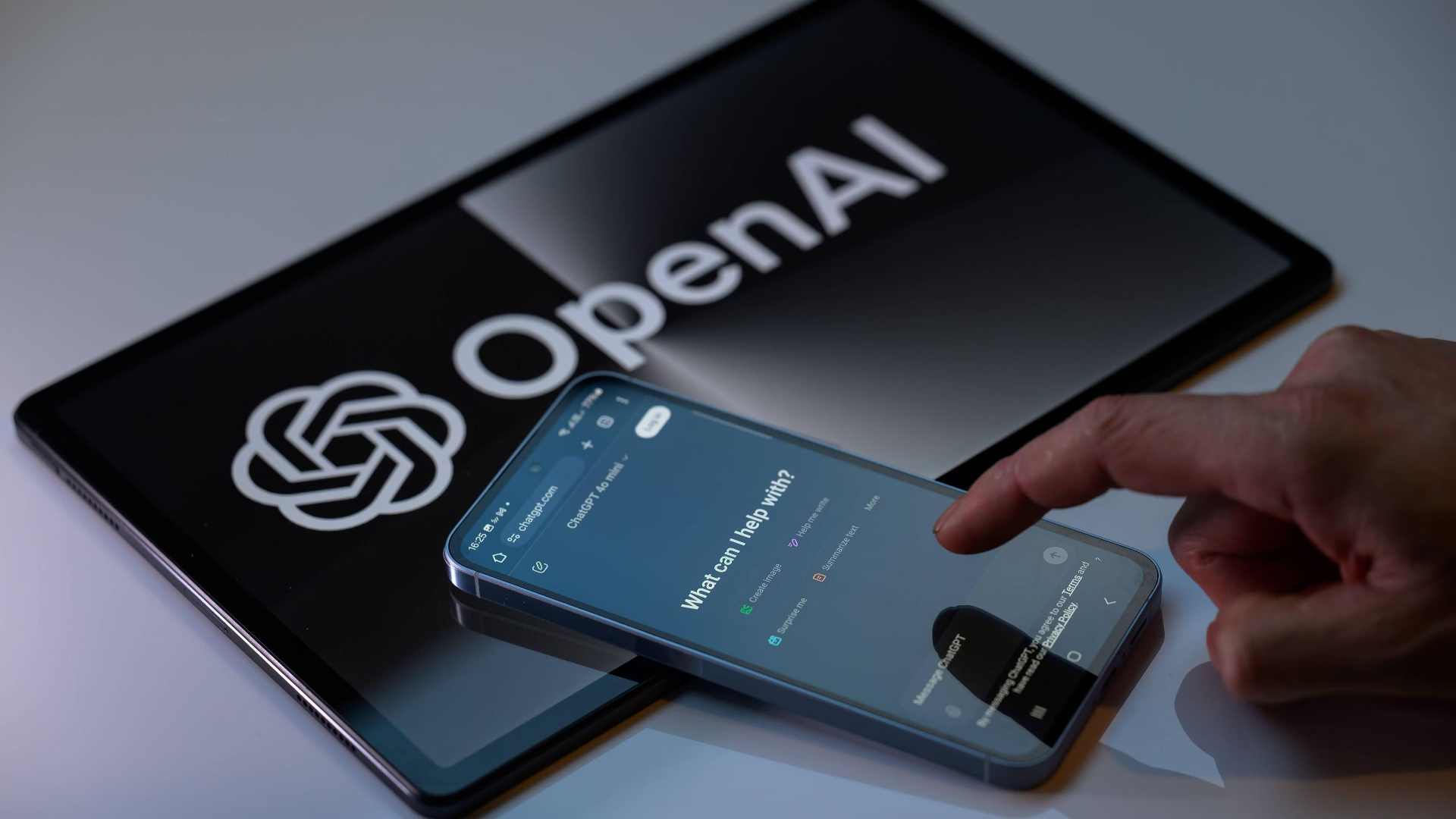 AI领域创新潮来袭：效率、多模态与安全前沿突破(图3)