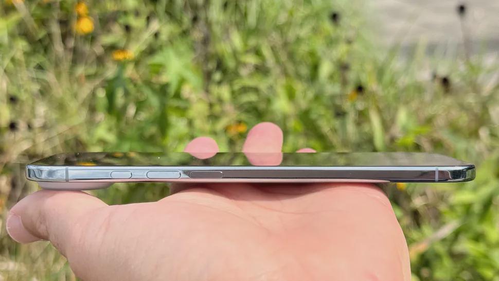 极致轻薄设计彰显用户态度 iPhone Air多面体验解析(图2)